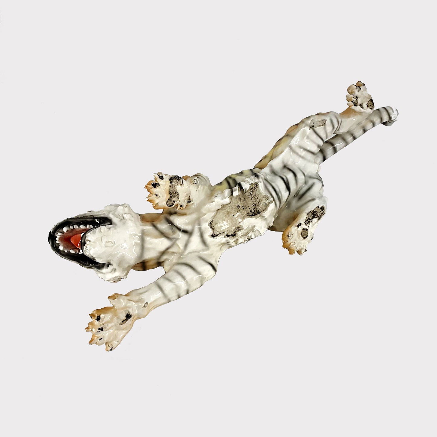 bottom view of Vintage Italian Ceramic Tiger by Bertolotti