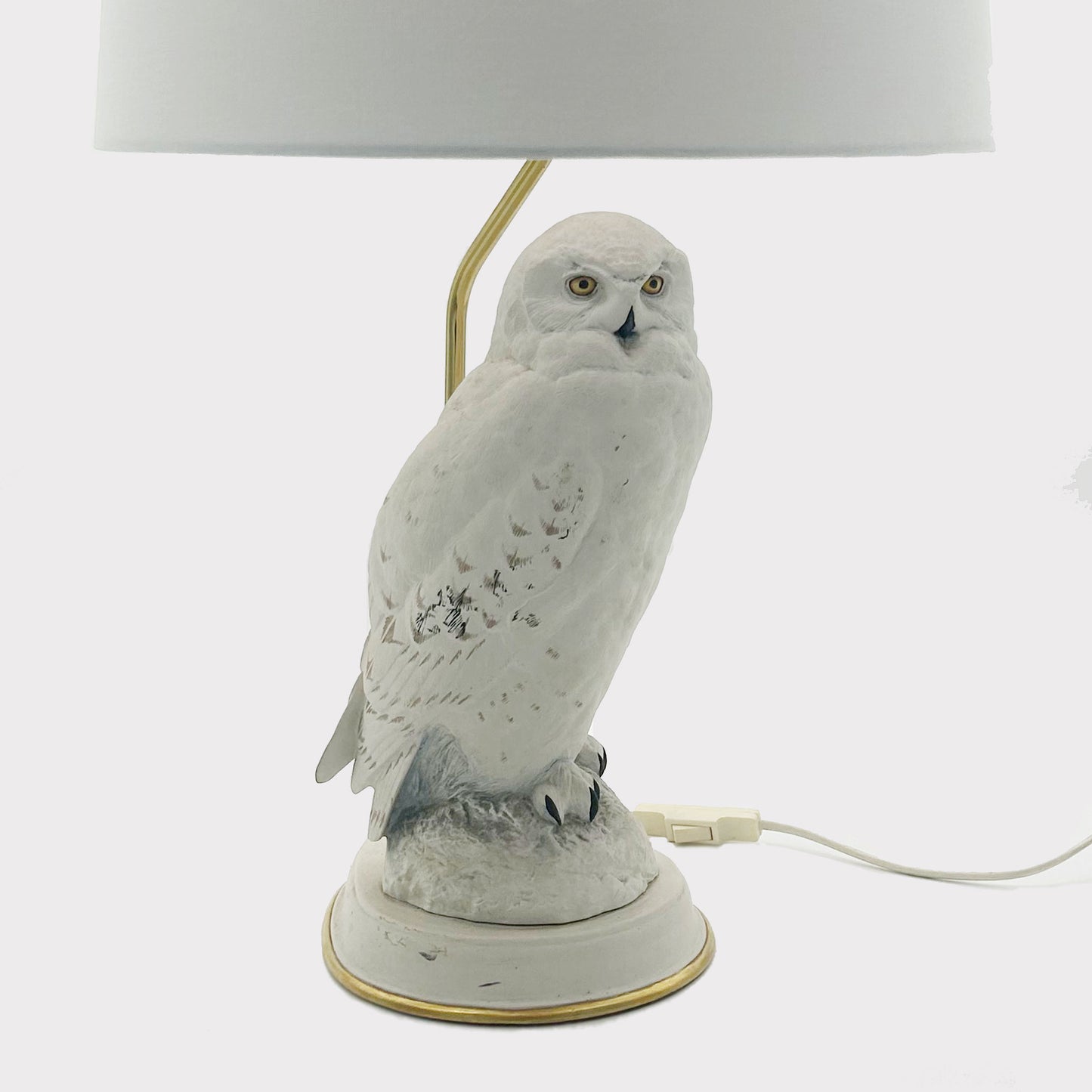 close up of Porcelain Snowy Owl Franklin Mint Lamp Pair