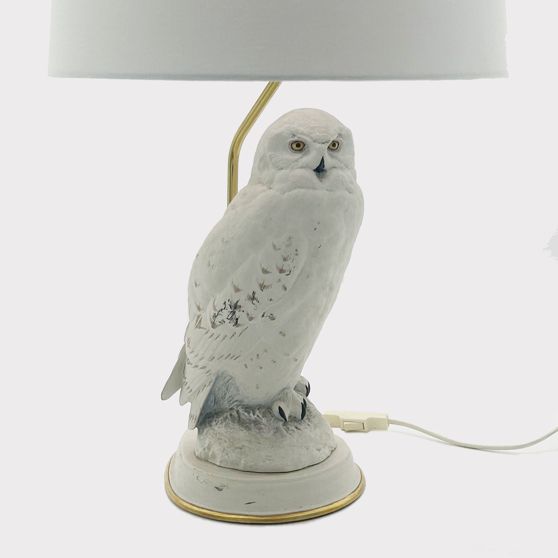 close up of Porcelain Snowy Owl Franklin Mint Lamp Pair